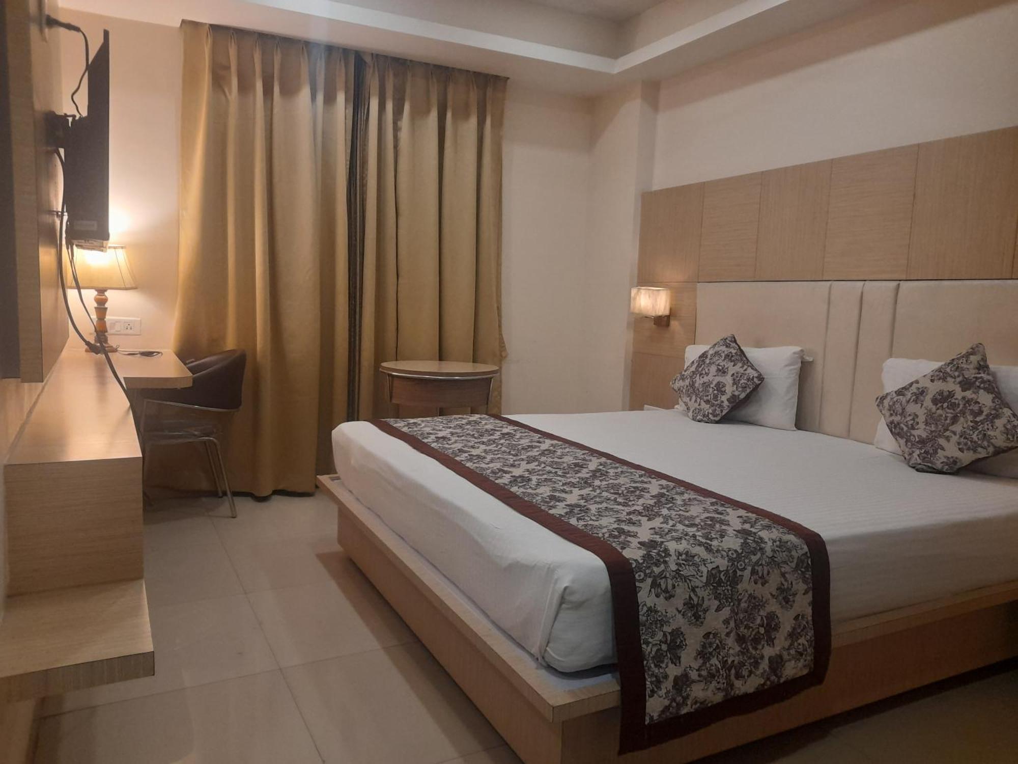 Variety Inn Patna  Eksteriør billede