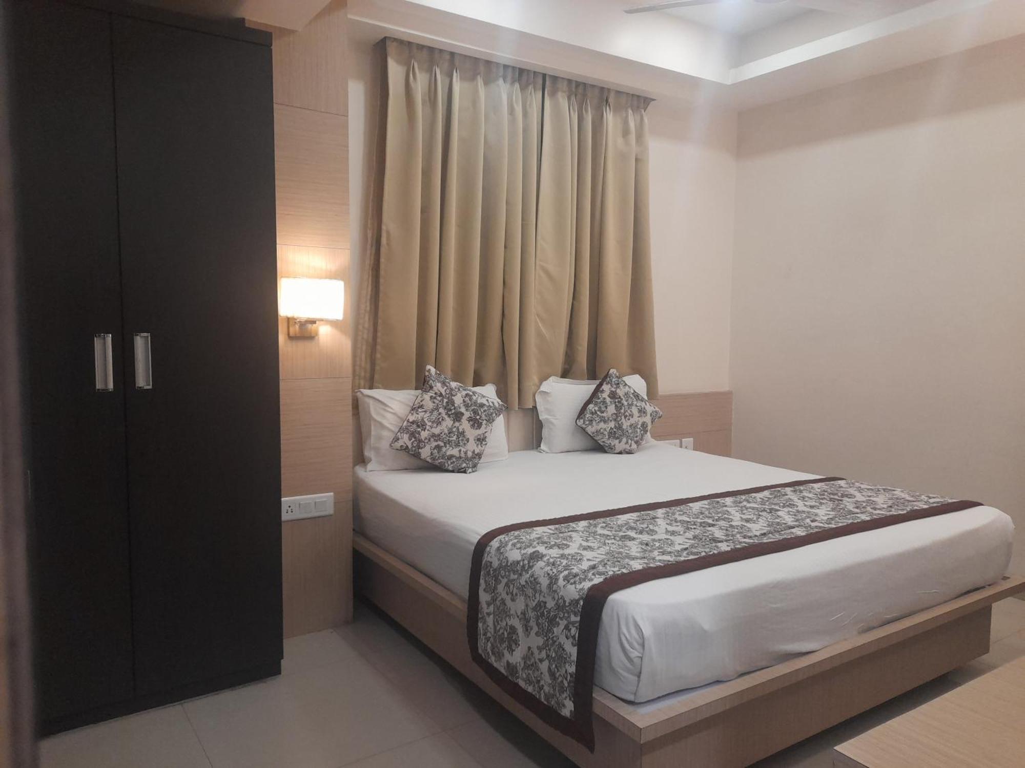 Variety Inn Patna  Eksteriør billede