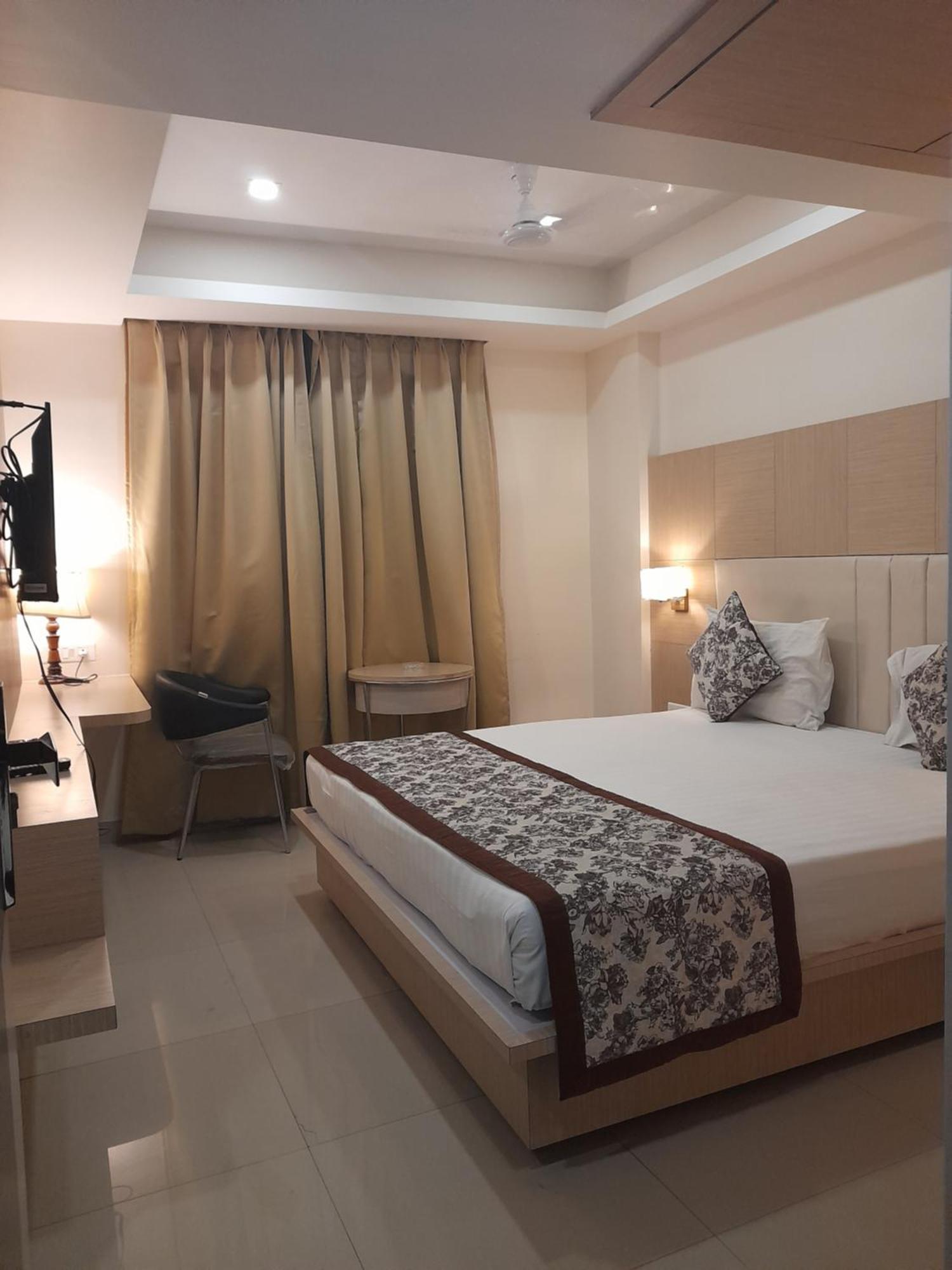 Variety Inn Patna  Eksteriør billede