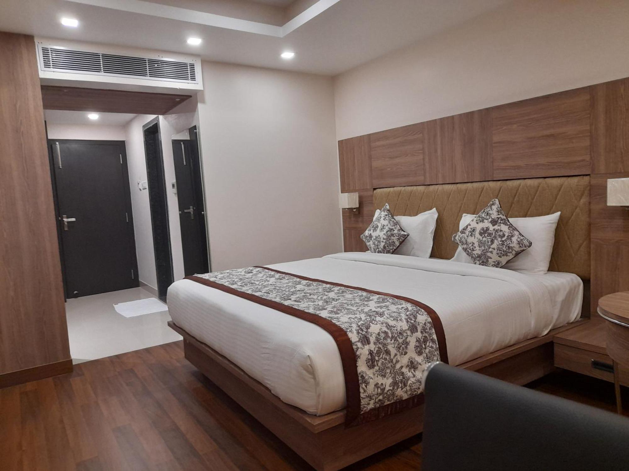 Variety Inn Patna  Eksteriør billede